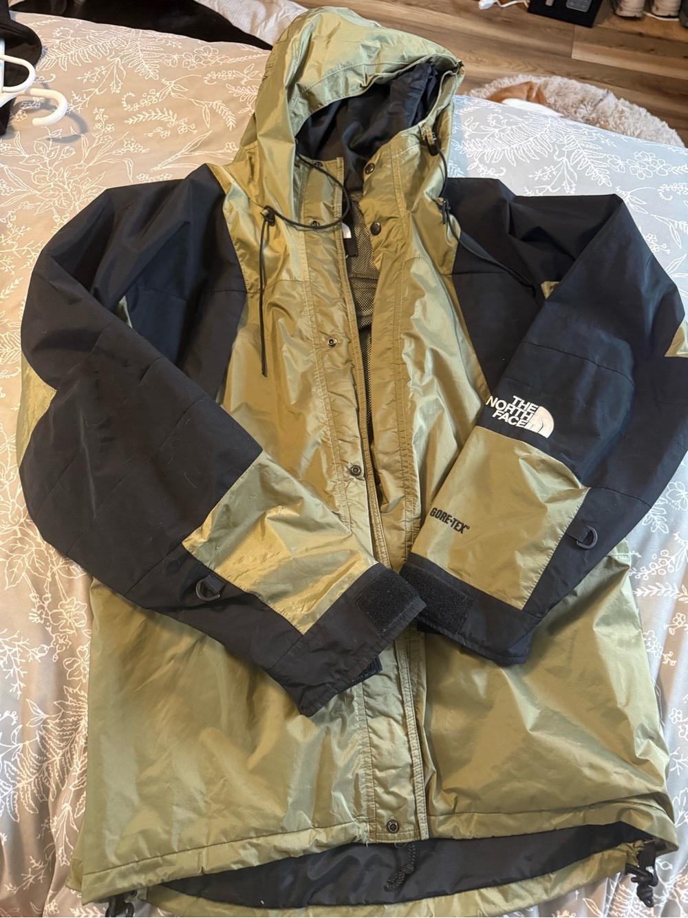 The North Face Olive Green and Black GORE-TEX Hooded Raincoat